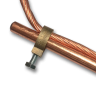 Erdungspfahlklemme 5/8" und Kabel an Pfahl montiert aus verkupfertem Stahl mit blankem Erdungskabel Erdungspfahlklemme 5/8" und Kabel an Pfahl montiert aus verkupfertem Stahl mit blankem Erdungskabel